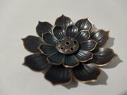 Incensário Flor de lótus - zinco